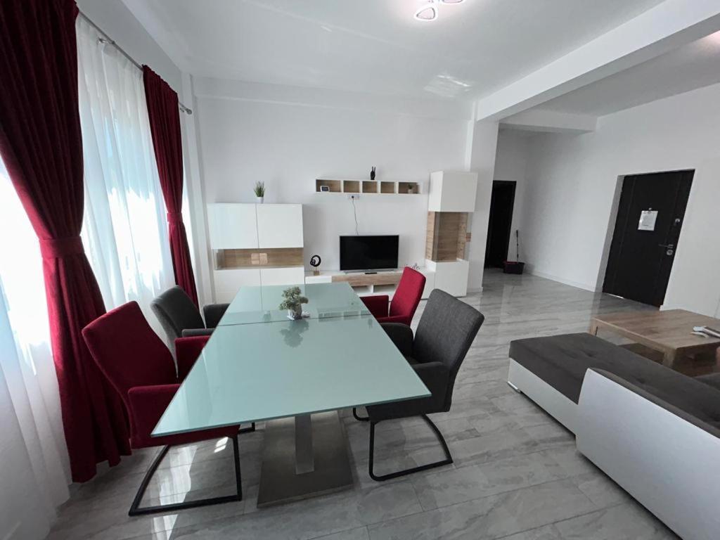 Cozy Aparthotel - Central City Suceava Exterior foto